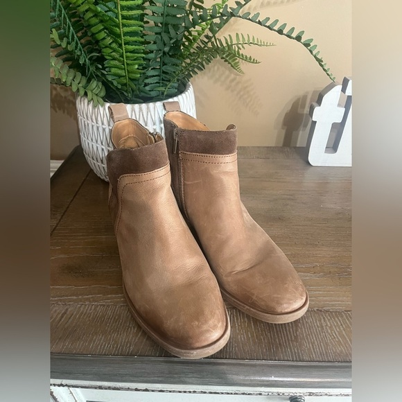 Korks Leather and Suede Zipper Booties Nude Tan Size 6.5 - Picture 4 of 14